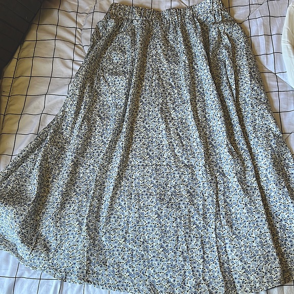 SHEIN Dresses & Skirts - Brand -SHEIN , size -large ,color-floral blue light blue
